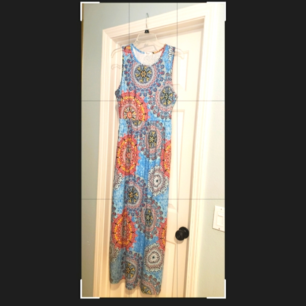 Maxi Dress-Multi-color cotton-knit fabric size Medium.